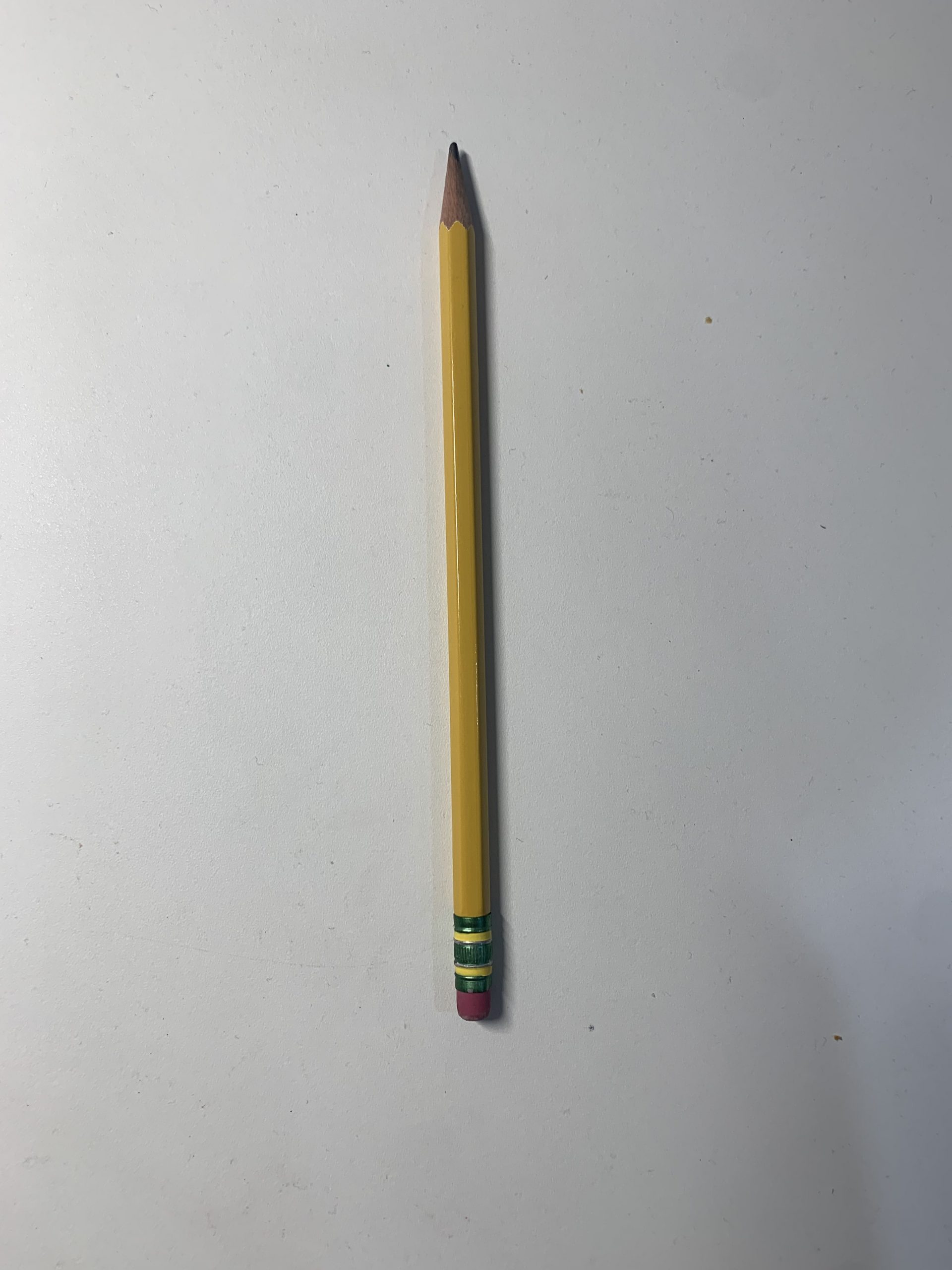 글을 쓰는 데 사용하는 연필 한 자루